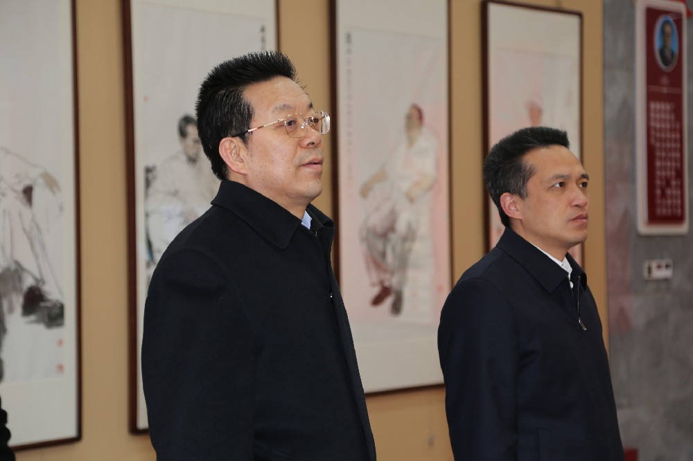 儲(chǔ)著貞副市長調(diào)研岐黃藥業(yè)